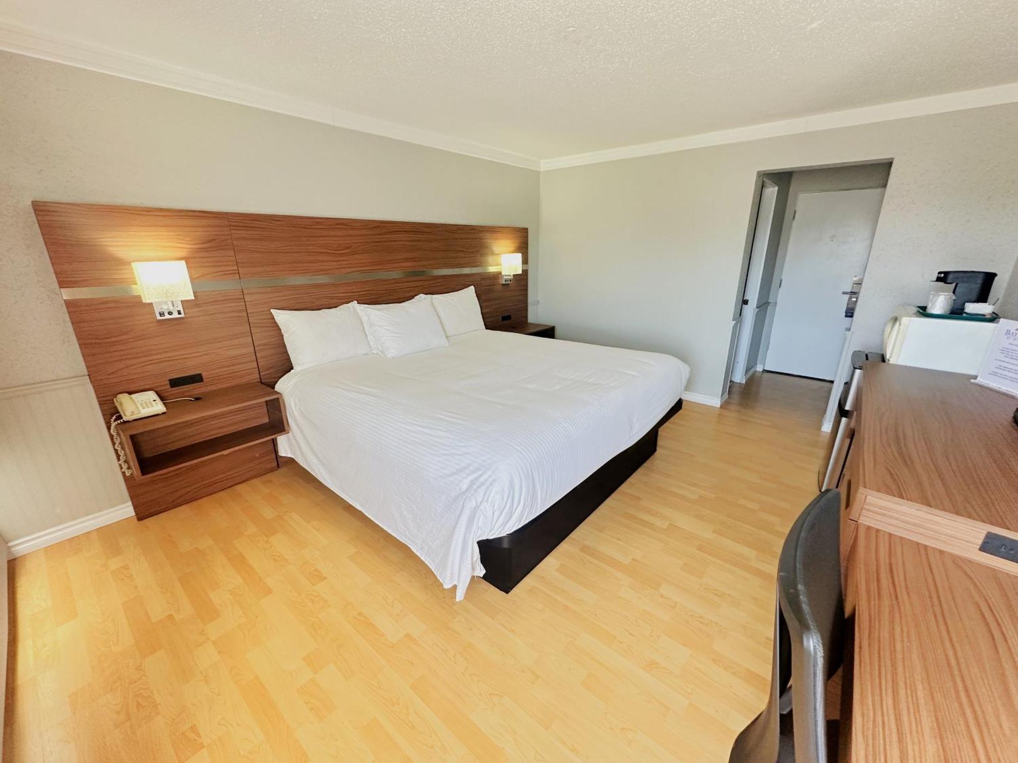 Hotel Baymont By Wyndham Edson Exterior foto