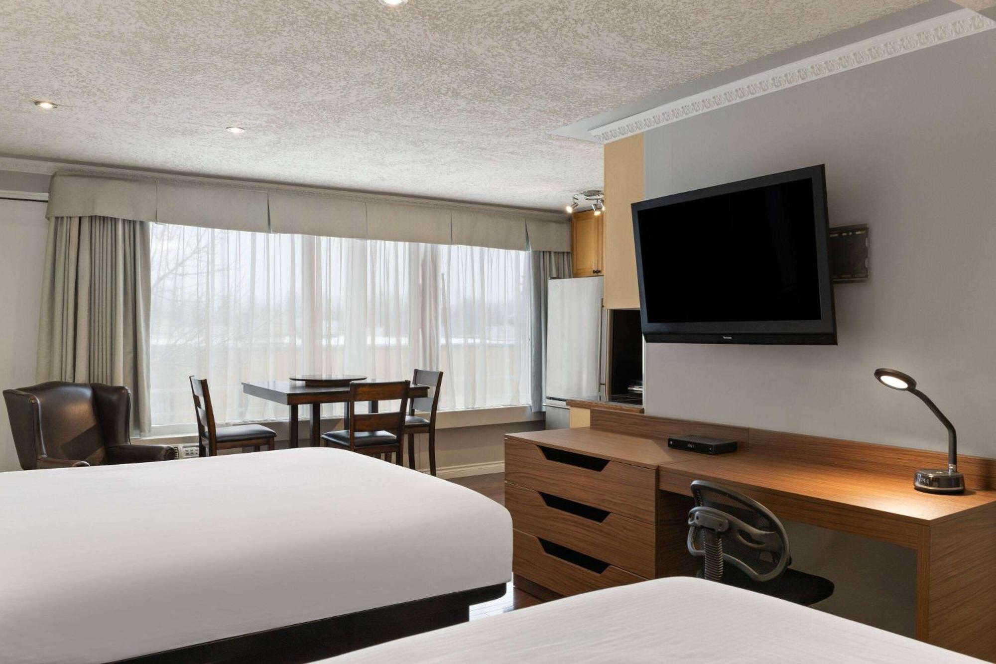 Hotel Baymont By Wyndham Edson Exterior foto