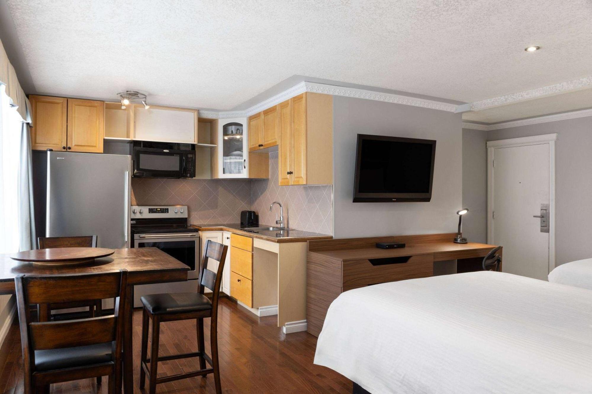 Hotel Baymont By Wyndham Edson Exterior foto