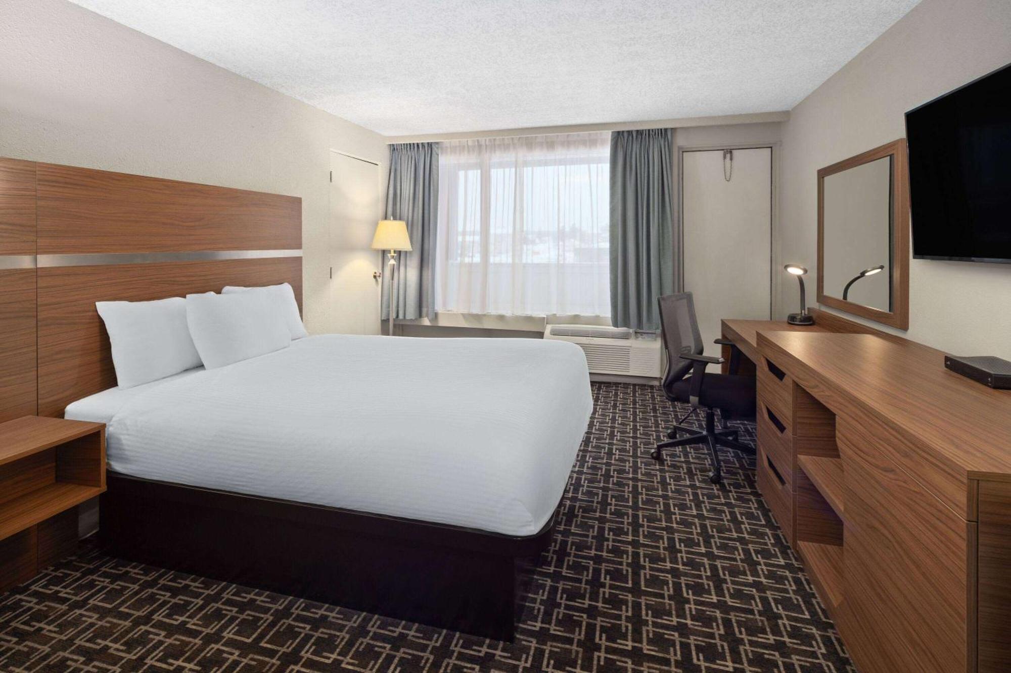 Hotel Baymont By Wyndham Edson Exterior foto